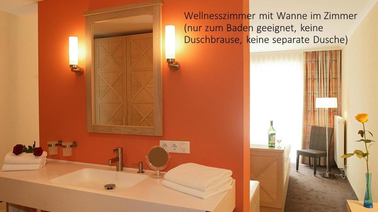 シュトラントホテル ゼーローゼ ホテル Kölpinsee エクステリア 写真